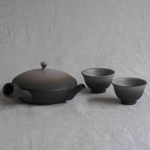 Handmade Japanese teapot set. Made in Tokoname, Japan by Junzo Maekawa.