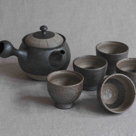 Handmade Japanese teapot set. Made in Tokoname, Japan by Tokuta Fujita.