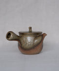 Handmade Japanese teapot. Made in Tokoname, Japan - Isshin 340 mL.