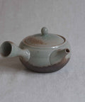 Handmade Japanese teapot. Made in Tokoname, Japan - Isshin 360 mL.