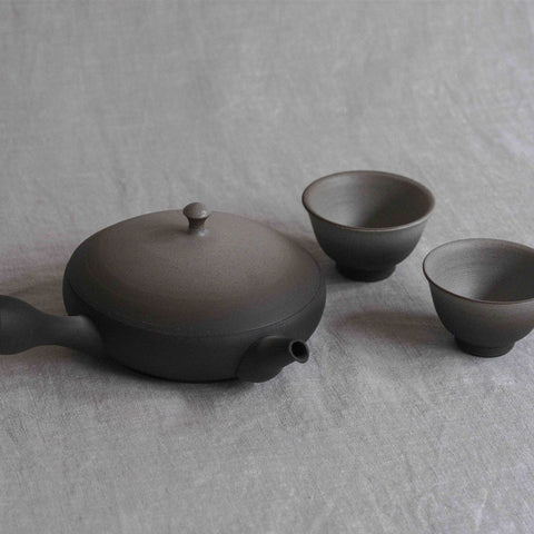 Handmade Japanese teapot set. Made in Tokoname, Japan by Junzo Maekawa.